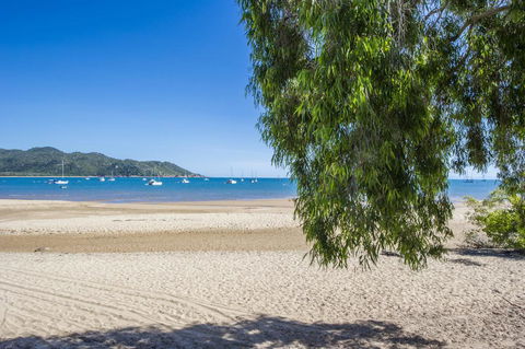 On The Beach - Dalby Accommodation 0