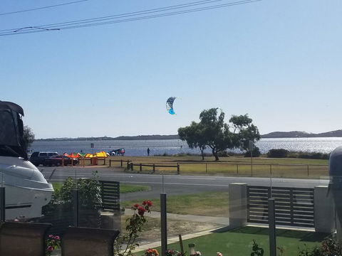 ON THE ESTUARY - Dalby Accommodation 1