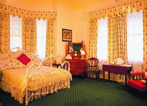 Ormiston House - Dalby Accommodation 2