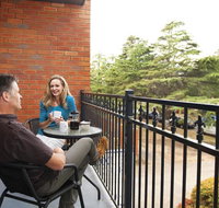 Oxley Court Serviced Apartments - Dalby Accommodation