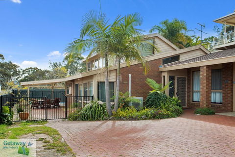 Oyster View - Dalby Accommodation 0