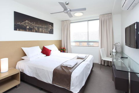 PA Apartments - Dalby Accommodation 1