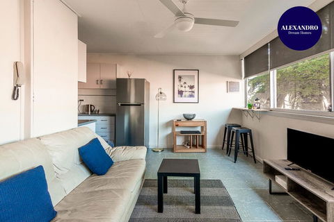 PADDINGTON PAD With PARKING & SMART TV & POOL - Dalby Accommodation 0