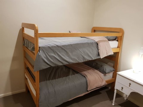 Pakenham Ranges - Dalby Accommodation 2