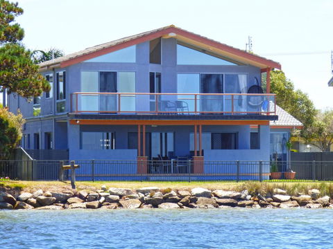 Palais DAmor @ Greenwell Point - Dalby Accommodation 0
