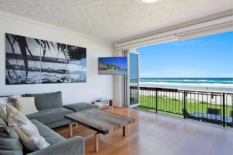 Palm Beach Beachfront Townhouse - Dalby Accommodation 1