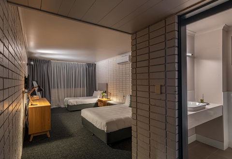 Palms Hotel - Dalby Accommodation 1