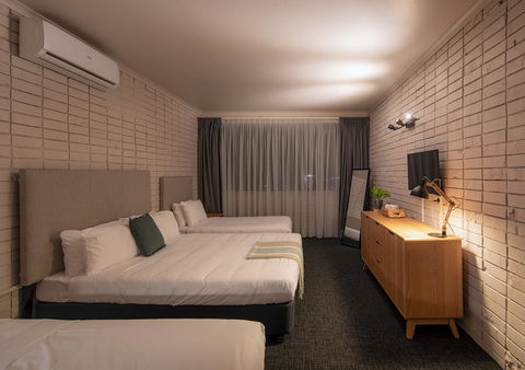 Palms Hotel - Dalby Accommodation 3