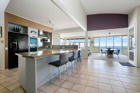 PANORAMA VIEWS - Spectacular Ocean Views - Dalby Accommodation 2