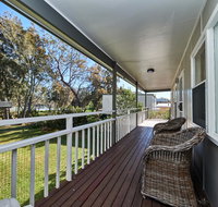 Paradise Bungalow Waterfront - Dalby Accommodation
