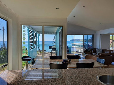 Paradise House, Boat Harbour Beach - Dalby Accommodation 0