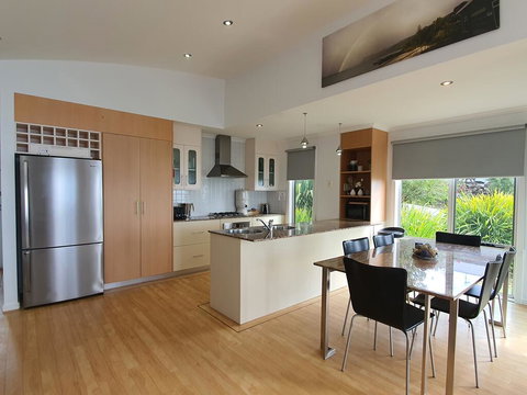 Paradise House, Boat Harbour Beach - Dalby Accommodation 3