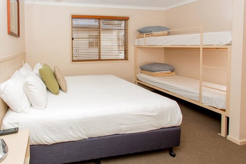 Paradise Tourist Park - Dalby Accommodation 2