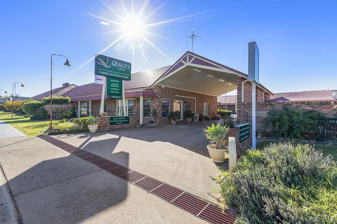Parkes International - Dalby Accommodation 0
