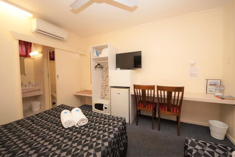 Parkside Motel & Licensed Restaurant - Dalby Accommodation 2