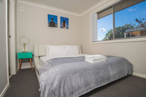 PEACEFUL 2Kingbed RootyHill Townhouse Near Station - Dalby Accommodation 1