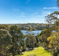 Peaceful and mature gardens with Panoramic Views - Dalby Accommodation