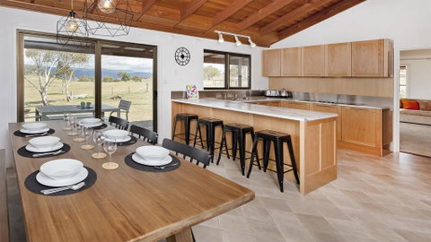 Peak View House - Dalby Accommodation 0