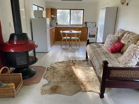 Pear Tree Cottage At Amiens - Dalby Accommodation 0