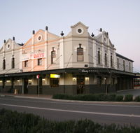 Peden's Hotel - Dalby Accommodation