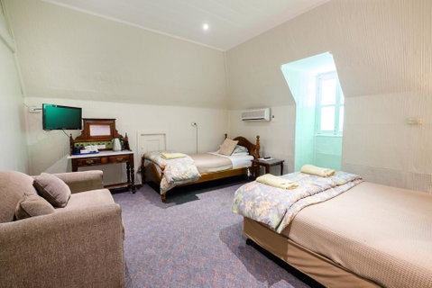 Peel Inn Nundle - Dalby Accommodation 3