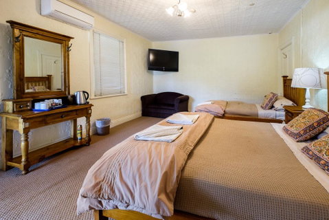 Peel Inn Nundle - Dalby Accommodation 2