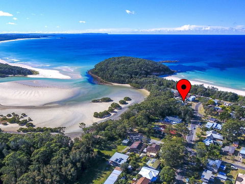Pelican Beach House Narrawallee - Dalby Accommodation 0