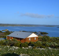 Pelican Lagoon Cabin - Dalby Accommodation