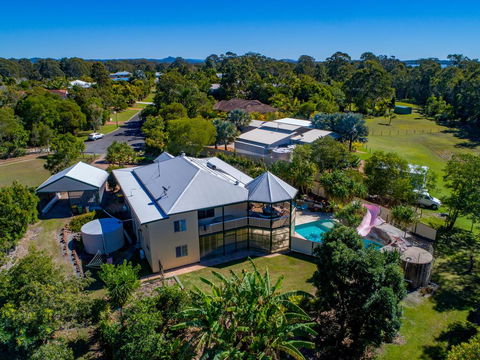 Peregian Beach Acreage, 15 Mins From Noosa Heads - Dalby Accommodation 2