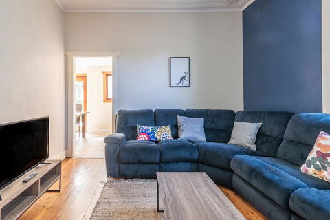 PET FRIENDLY FAMILY HOME WILLOUGHBY - Dalby Accommodation 3