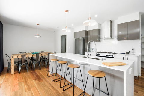 Pet Friendly, New House Peregian Breeze Drive, Peregian Beach - Dalby Accommodation 1