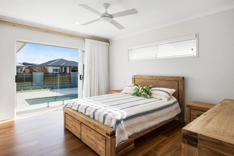 Pet Friendly, New House Peregian Breeze Drive, Peregian Beach - Dalby Accommodation 3