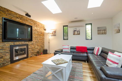 PIER 55 - DROMANA... - Dalby Accommodation 0