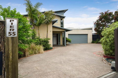 PIER 55 - DROMANA... - Dalby Accommodation 2