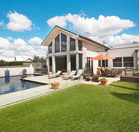 Play A Round - Dalby Accommodation