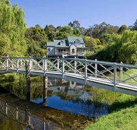 PLUM TREE COTTAGE - spa cottage with woodfire - Dalby Accommodation