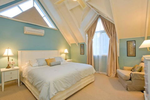 PLUM TREE COTTAGE - Spa Cottage With Woodfire - Dalby Accommodation 1