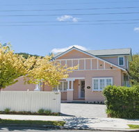 Plum Tree Cottage - warm cosy  walk to town - Dalby Accommodation