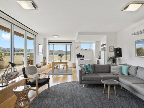 POINT GREY APARTMENT ONE - VIEWPOINT - Dalby Accommodation 2