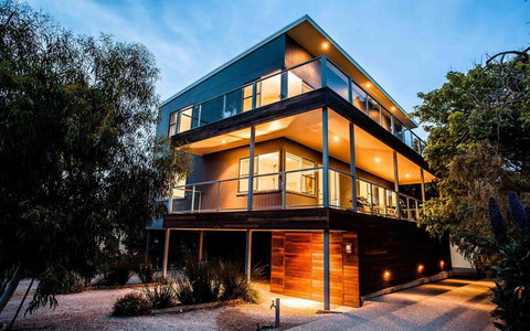 Point Lonsdale Holiday Apartments - Dalby Accommodation 0