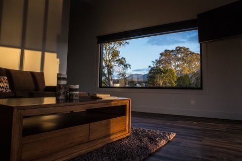 Pomonal Estate Mt Cassell Villa - Dalby Accommodation 3