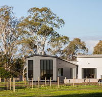 Pomonal Estate Mt Cassell Villa - Dalby Accommodation