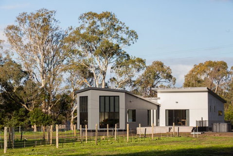 Pomonal Estate Mt Cassell Villa - Dalby Accommodation 0