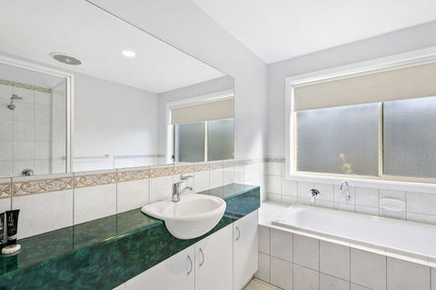 Pomora Townhouse 28a - Dalby Accommodation 3