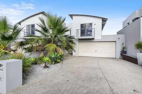 Pomora Townhouse 28a - Dalby Accommodation 2