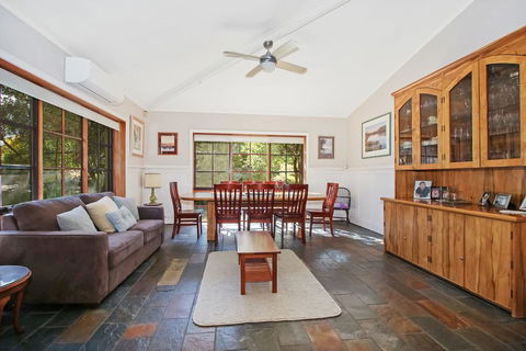 Porepunkah Elms - Holiday House - Dalby Accommodation 0