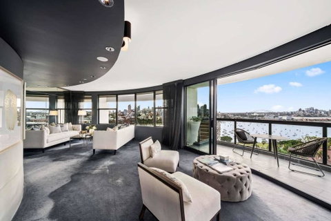 President Towers Apartment - Dalby Accommodation 0