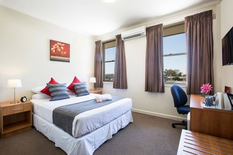 Pritchards Hotel - Dalby Accommodation 0
