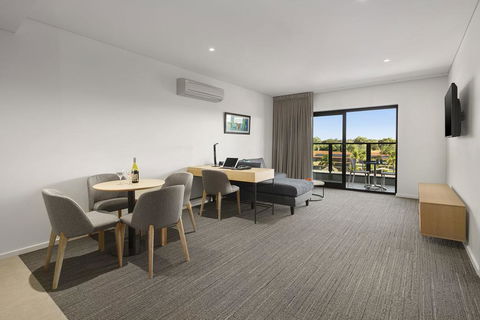 Quality Hotel Lakeside - Dalby Accommodation 3