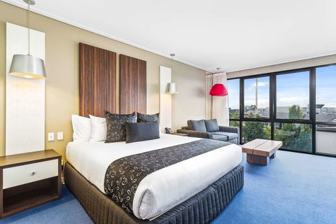 Quality Hotel Taylors Lakes - Dalby Accommodation 2